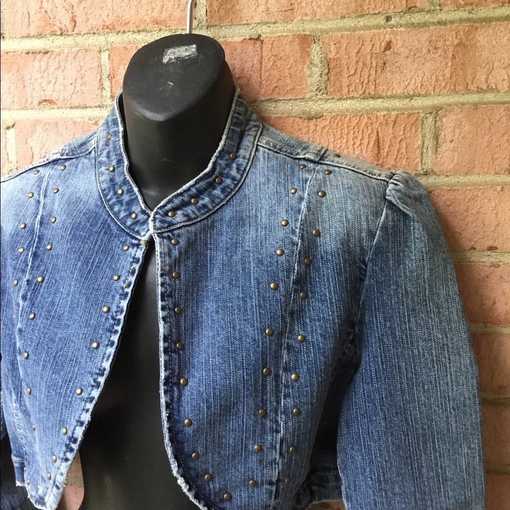 Cropped long sleeve denim jacket